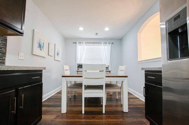 Building Photo - Pet Friendly Four Bedroom!