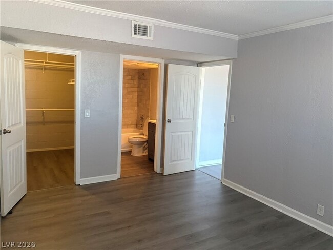 Building Photo - 555 S Royal Crest Cir