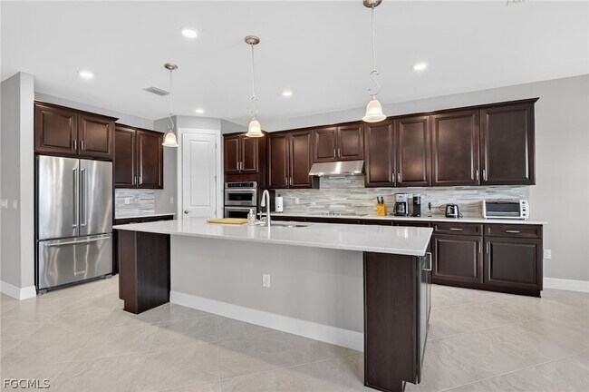 Building Photo - 11279 Thurston Chase