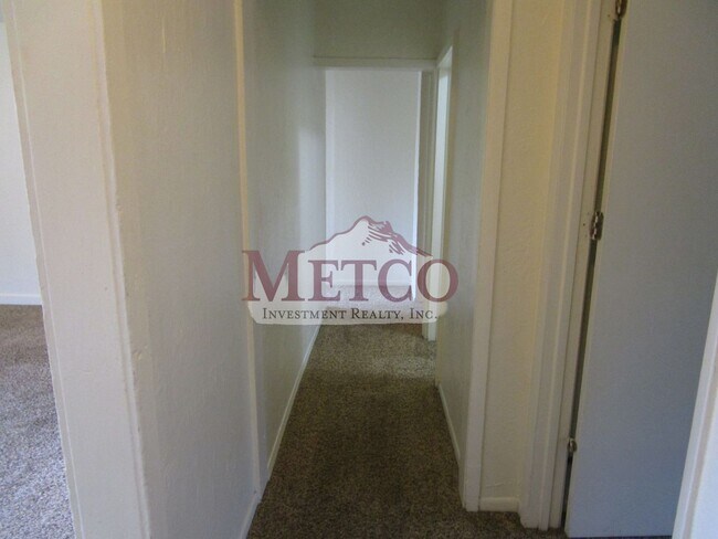 Building Photo - 01605