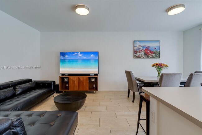 Building Photo - 1150 SW 6th Ave