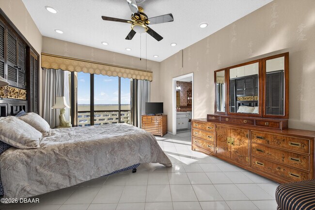 Building Photo - 915 Ocean Shore Blvd