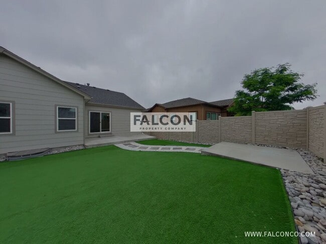 Building Photo - 9958 Golf Crest Dr