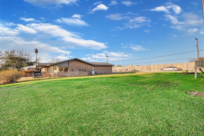 Building Photo - 89 Bayou Ln