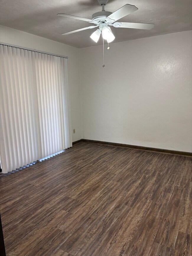 Building Photo - Killearn Townhome