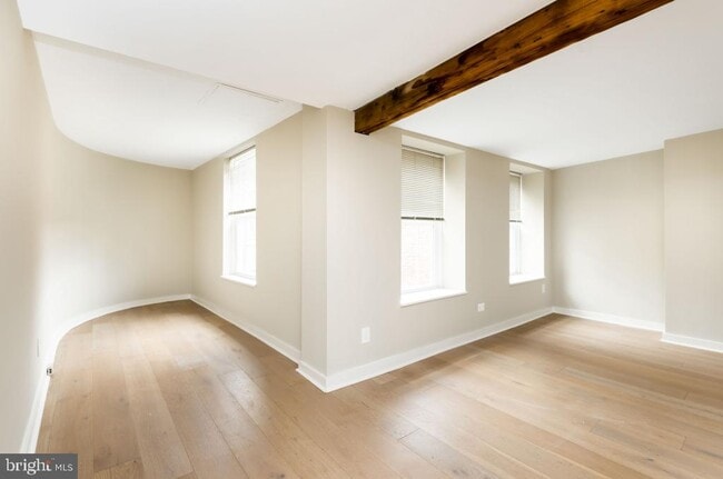 Building Photo - 33 Letitia St