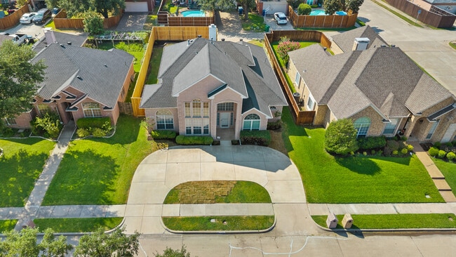 Building Photo - 1109 San Saba Dr