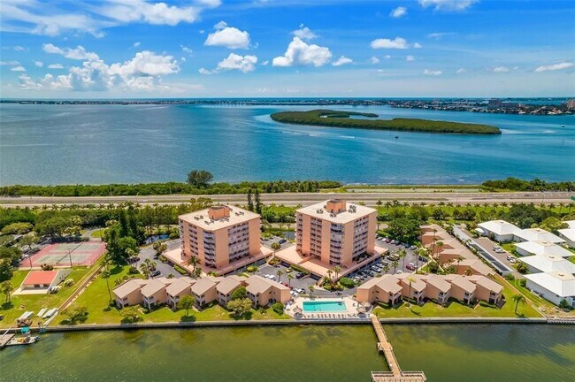 Building Photo - 7430 Sunshine Skyway Ln S