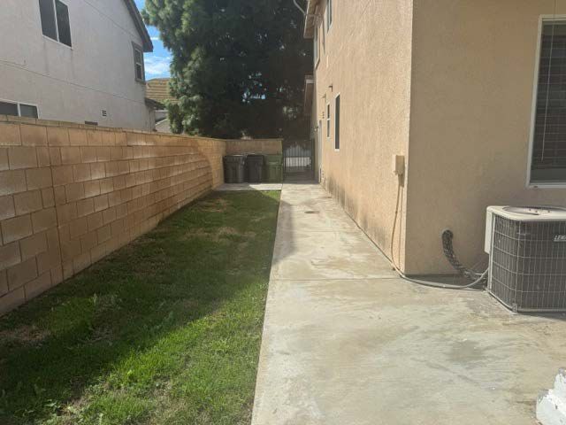 Building Photo - 13884 Oak Tree Ln