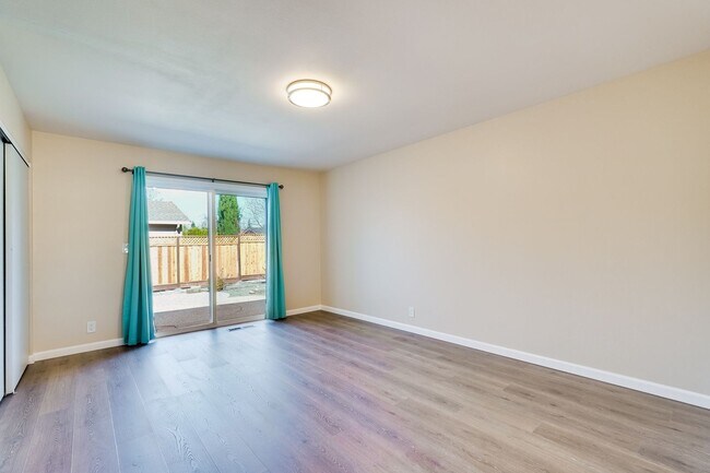 Building Photo - Charming 1,780 Sq Ft 4 bedroom 2 bath home in South San Jose