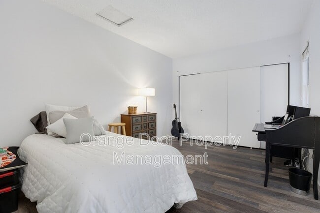 Building Photo - 55 Hylebos Ave