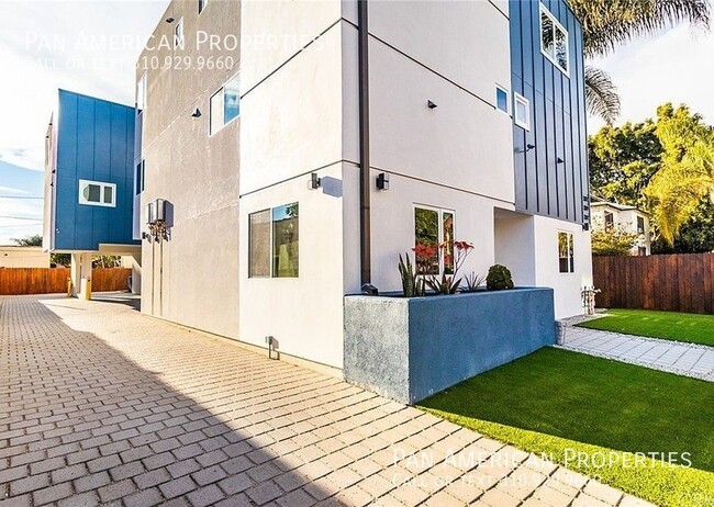 Building Photo - 1309 N Orange Dr