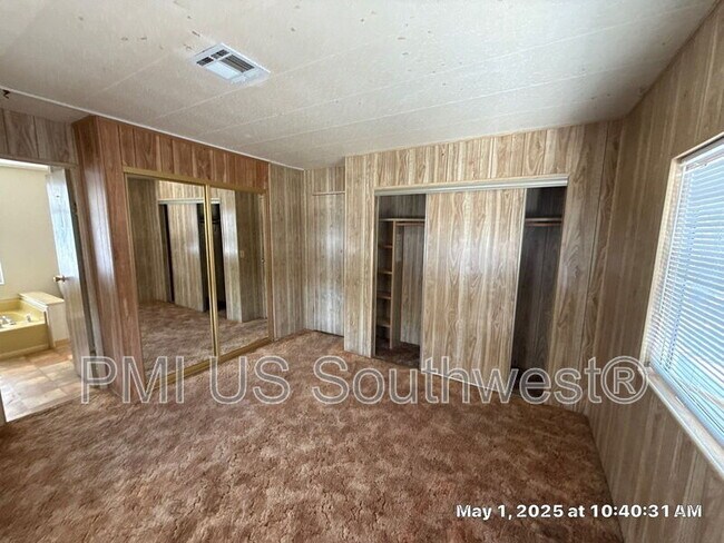 Building Photo - 818 Church St