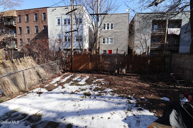 Building Photo - 29 Morris St