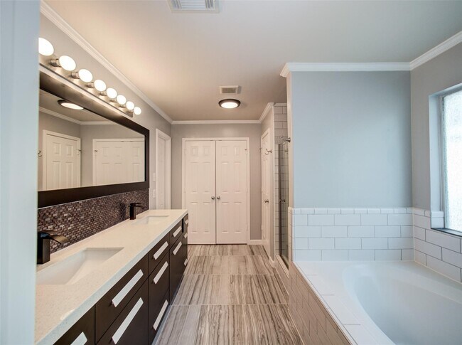 Building Photo - 13215 Sleepy Creek Meadows