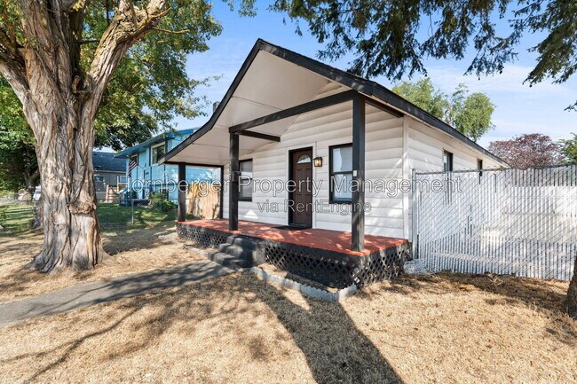 Building Photo - 1327 E Walton Ave