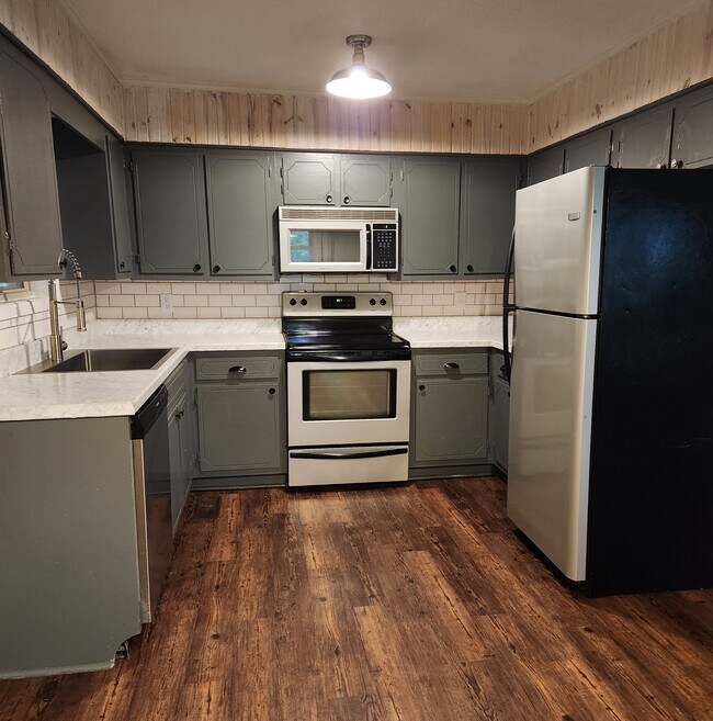 Building Photo - 5505 Mark St