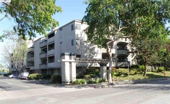 Building Photo - 25930 Kay Ave