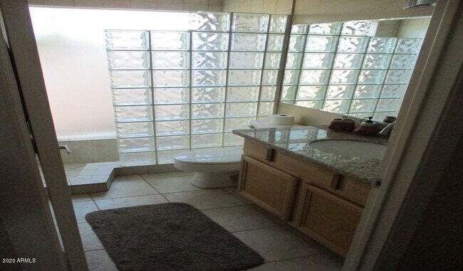 Building Photo - 8020 E Krail St