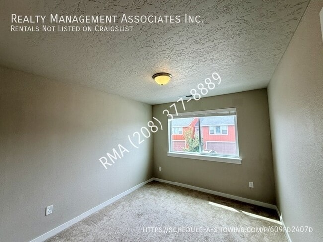 Building Photo - 396 N Traquair Ln