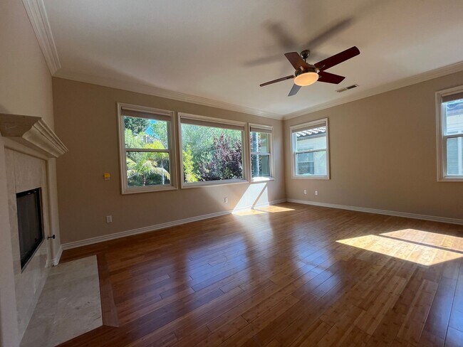 Building Photo - Elegant 5-Bedroom Carmel Valley Home with ...