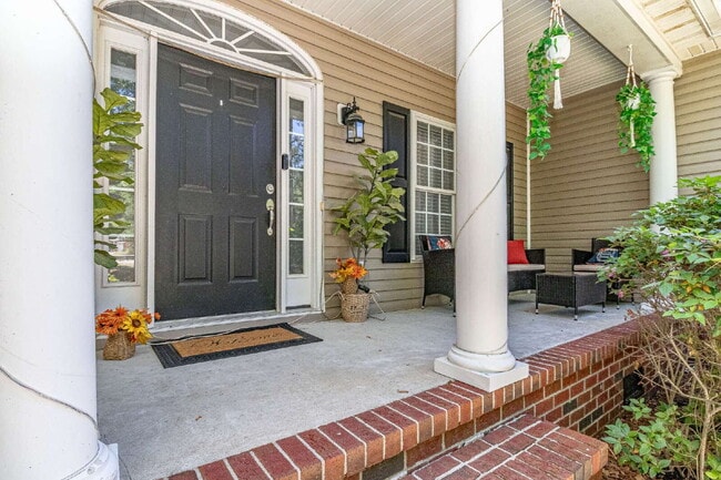 Building Photo - Stunning & Spacious Home in Walnut Hill! 4 Bedrooms | 4 Bathrooms w/ Lawn Care and Trash Service ...