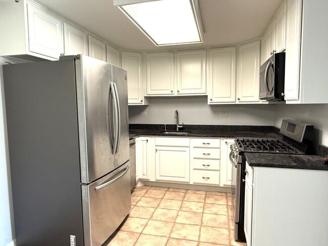 Building Photo - 931 Shattuck Ln