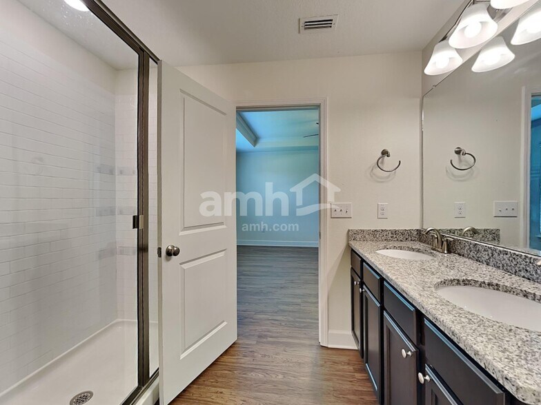 Building Photo - 6608 Hidden Rose Pl