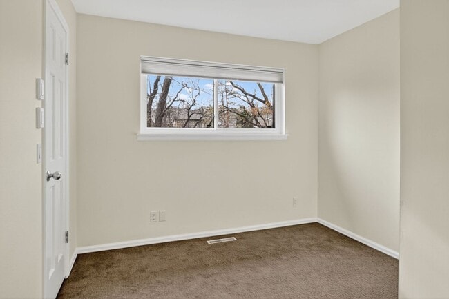 Building Photo - 770 Quince Cir