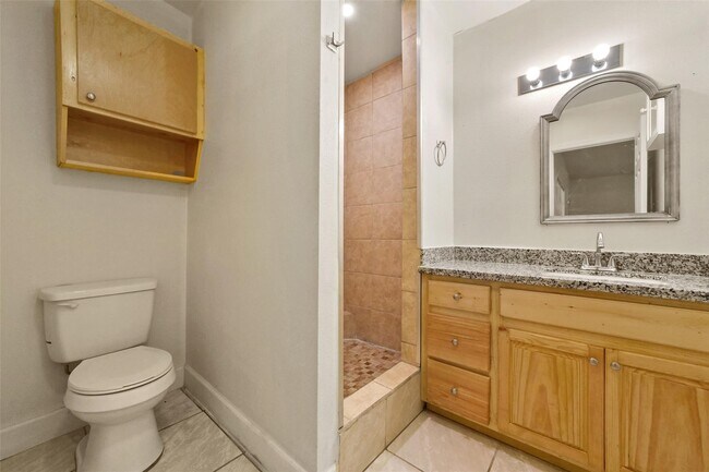 Building Photo - 214 Schilling Ave