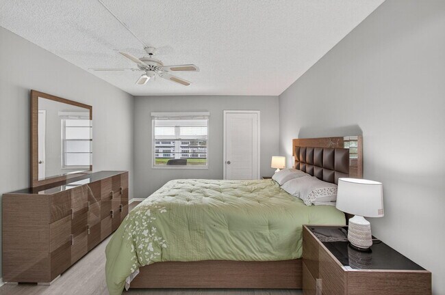 Building Photo - 4003 Wolverton E