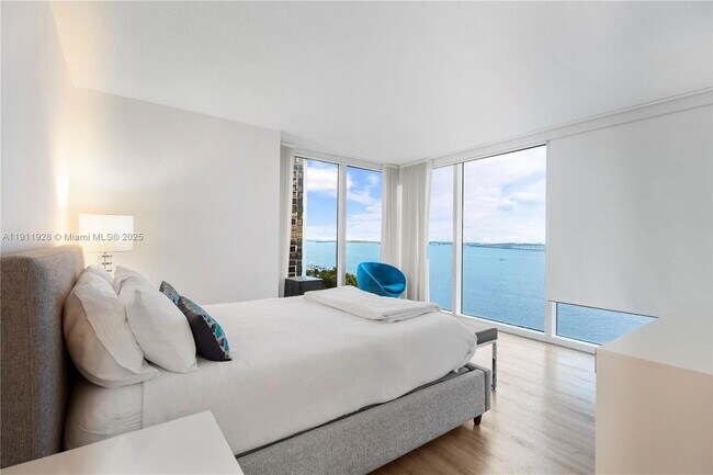 Building Photo - 2101 Brickell Ave