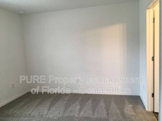 Building Photo - 2581 W Castania Dr