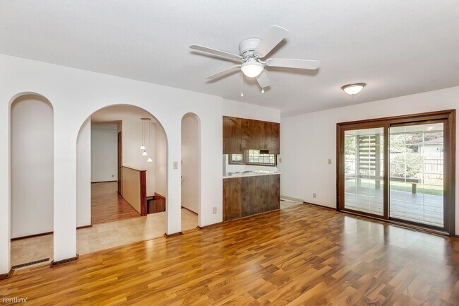 Building Photo - 3 br, 3 bath House - 1306 N Brookfield Ln