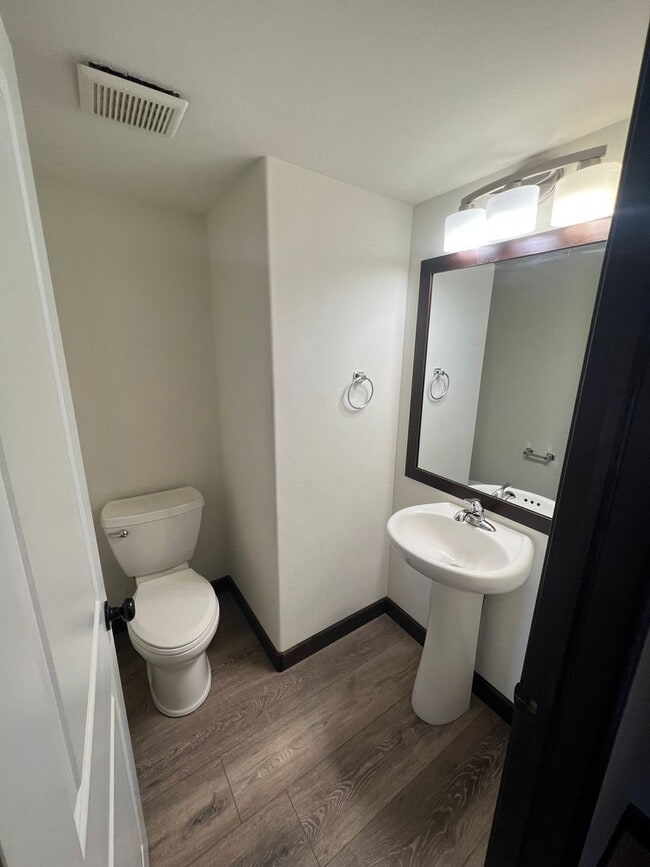 Building Photo - 3bd 3ba condo for rent!