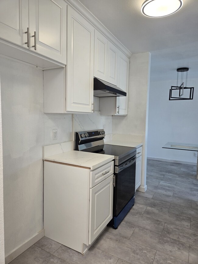 Building Photo - 8535 W Knl Dr