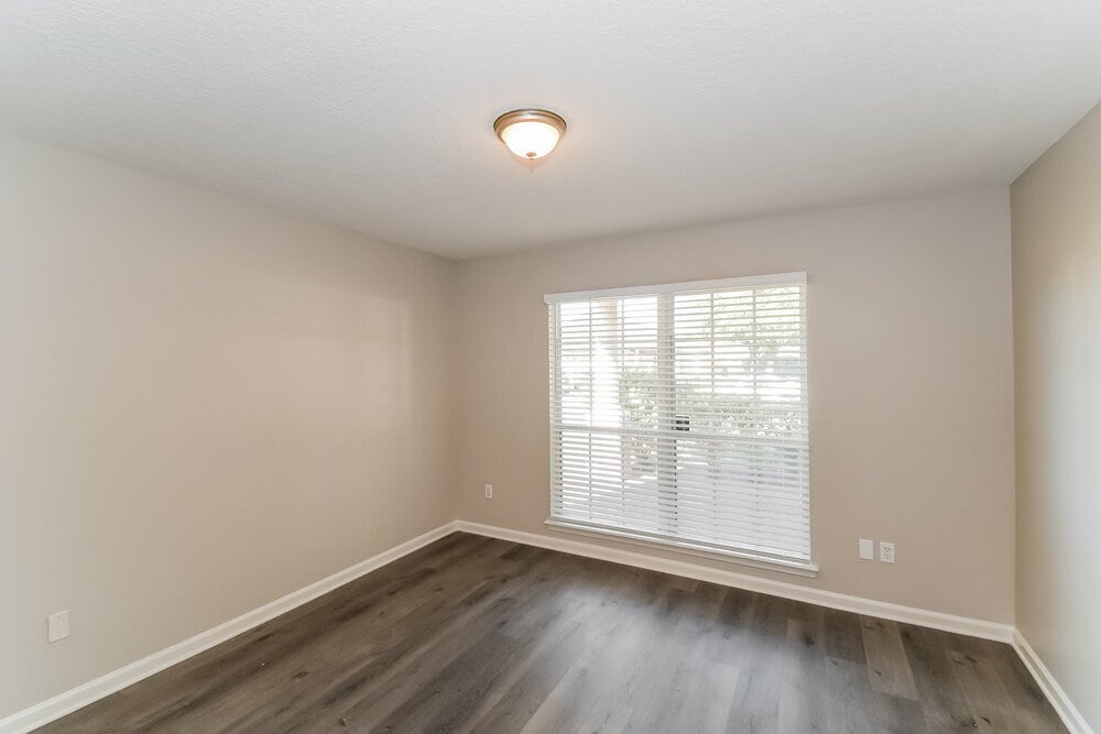 Building Photo - 9202 Redtail Dr