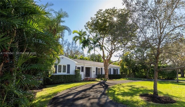 Building Photo - 1350 Mendavia Ave