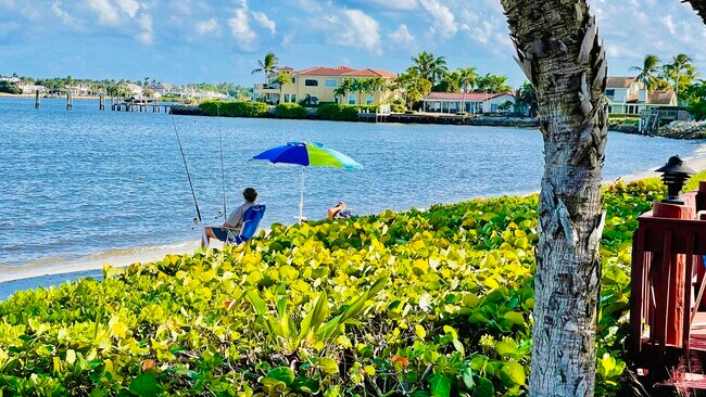 Building Photo - 107 Half Moon Cir