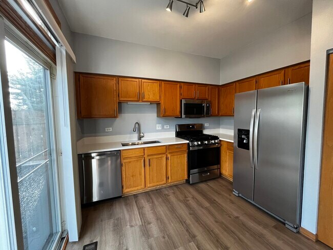 Building Photo - 2828 Alameda Ct