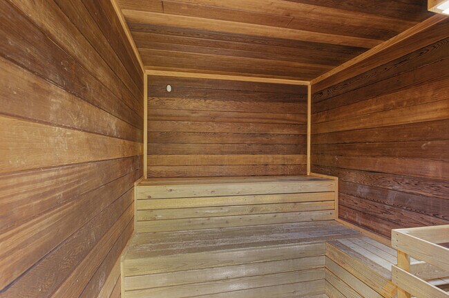 Building Photo - 10599 St Thomas Dr