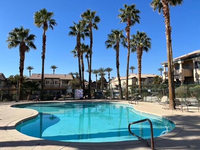 Building Photo - Two Bedroom Two Bathroom Fully Furnished Condo