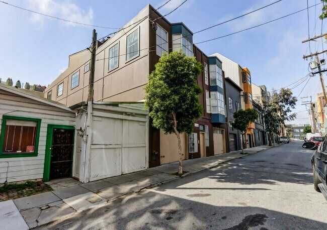 Building Photo - 725 Tehama St