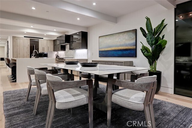 Building Photo - 1208 The Strand