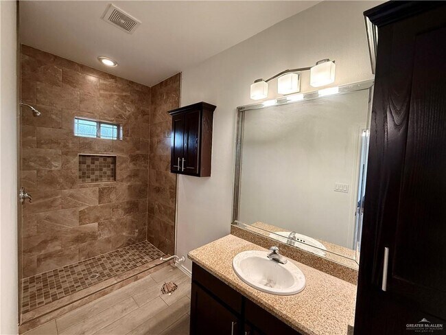 Building Photo - 15 Colorado St