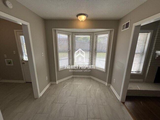 Building Photo - 5374 Hudgins Rd