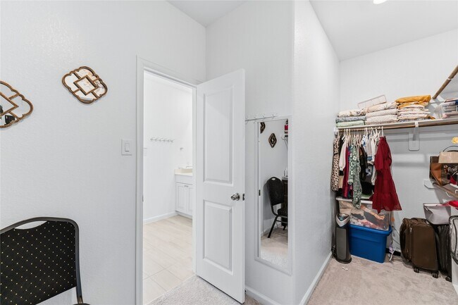 Building Photo - 30843 Boxwood Dr