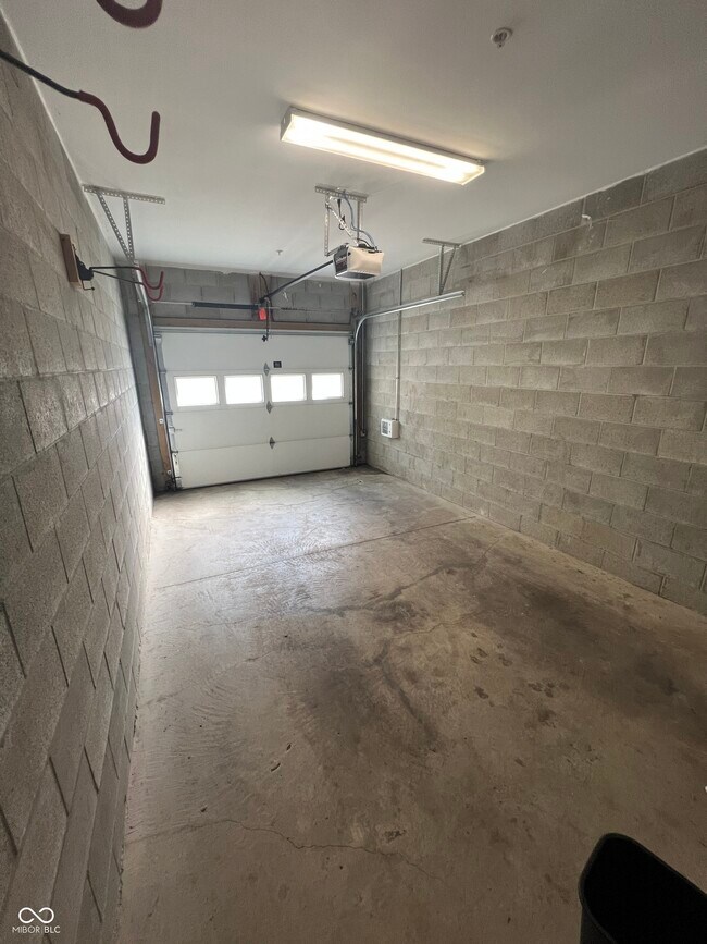 Building Photo - 521 N Park Ave