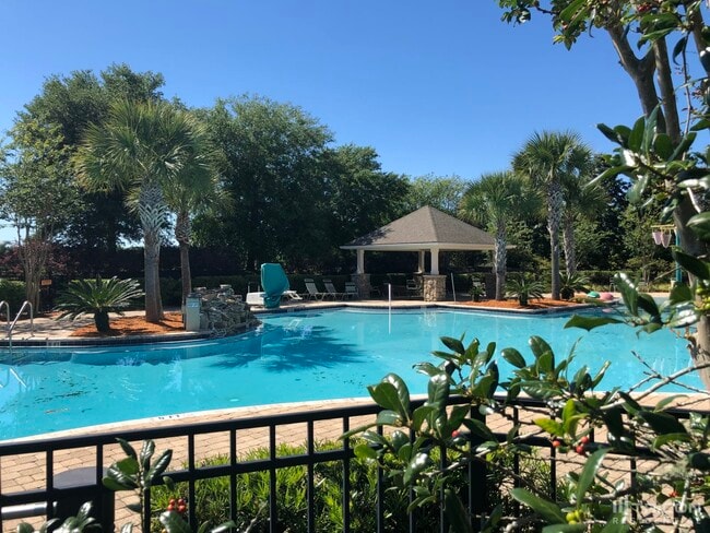 Building Photo - 2110 Pebble Point Dr
