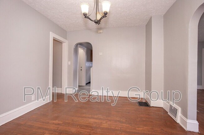 Building Photo - 3583 Ingleside Rd